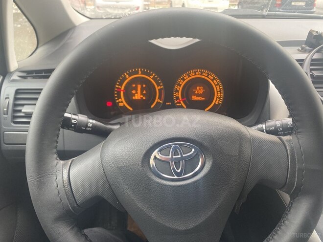 Toyota Auris 2008, 268,893 km - 1.4 l - Bakı