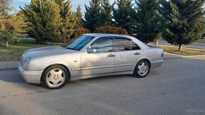 Mercedes E 220 1999, 323,600 km - 2.2 l - Xaçmaz