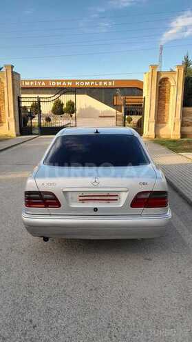 Mercedes E 220 1999, 323,600 km - 2.2 l - Xaçmaz