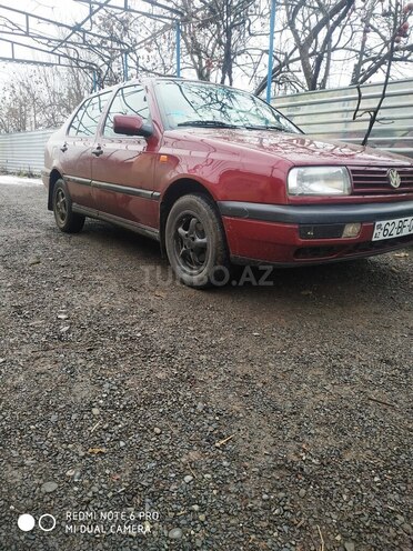 Volkswagen Vento 1994, 260,000 km - 1.8 l - Zaqatala