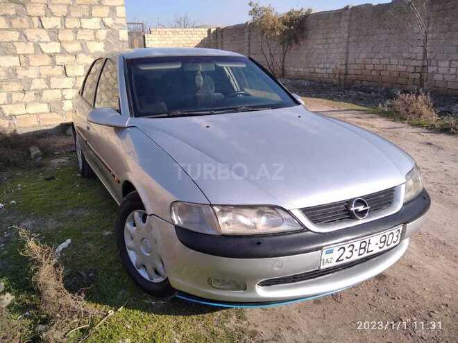Opel Vectra 1996, 385,600 km - 2.0 l - Salyan