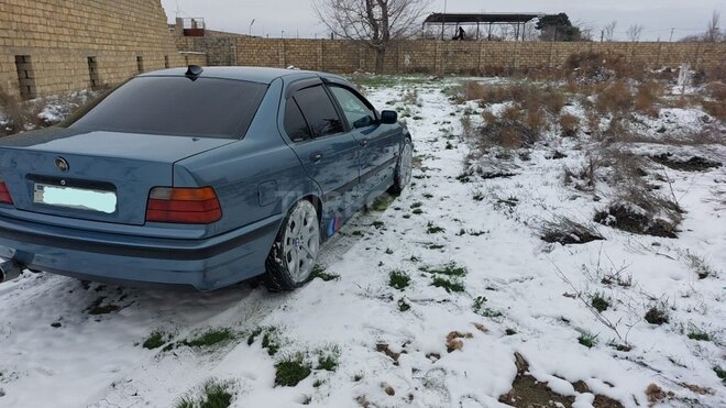 BMW 320 1995, 328,000 km - 2.0 l - Sumqayıt