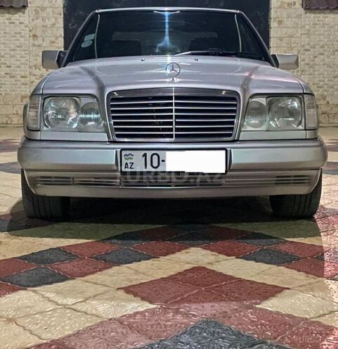 Mercedes E 280 1994, 373,000 km - 2.8 l - Yevlax