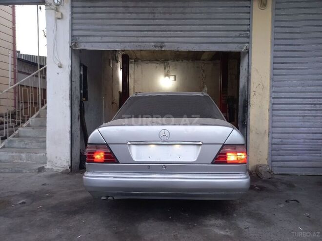 Mercedes E 280 1994, 373,000 km - 2.8 l - Yevlax