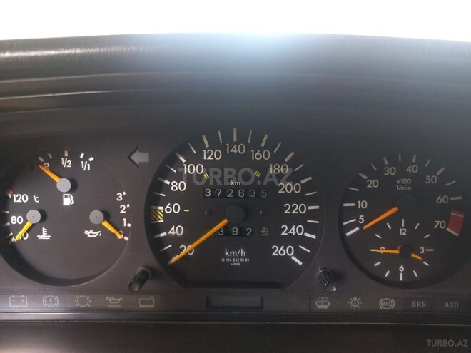 Mercedes E 280 1994, 373,000 km - 2.8 l - Yevlax