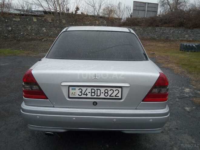 Mercedes C 200 1995, 321,000 km - 2.0 л - Qax