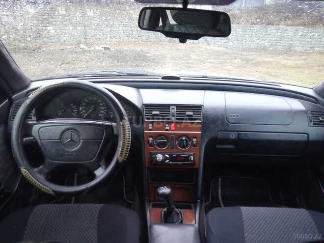 Mercedes C 200 1995, 321,000 km - 2.0 л - Qax