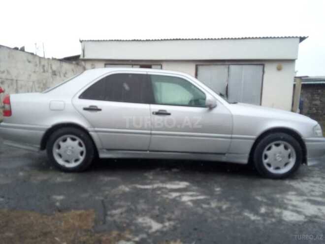Mercedes C 200 1995, 321,000 km - 2.0 л - Qax