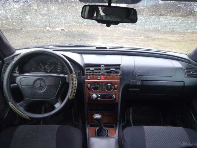 Mercedes C 200 1995, 321,000 km - 2.0 л - Qax