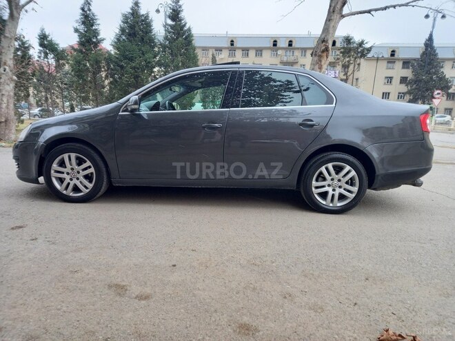 Volkswagen Jetta 2005, 221,477 km - 2.5 l - Gəncə