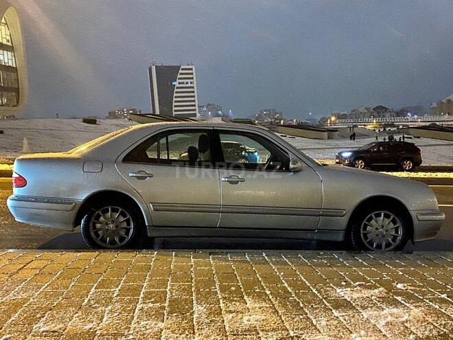 Mercedes E 240 2000, 158,432 km - 2.6 л - Bakı
