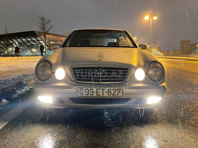 Mercedes E 240 2000, 158,432 km - 2.6 л - Bakı