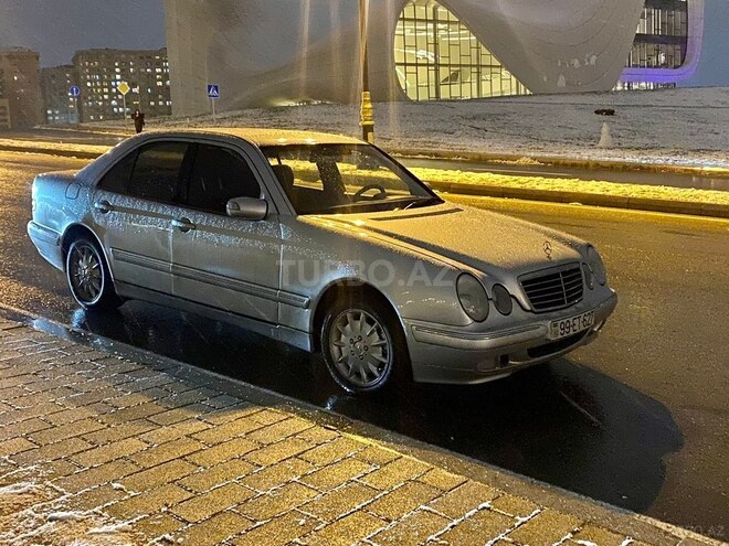Mercedes E 240 2000, 158,432 km - 2.6 л - Bakı
