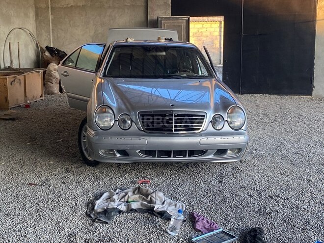 Mercedes E 240 2000, 158,432 km - 2.6 л - Bakı