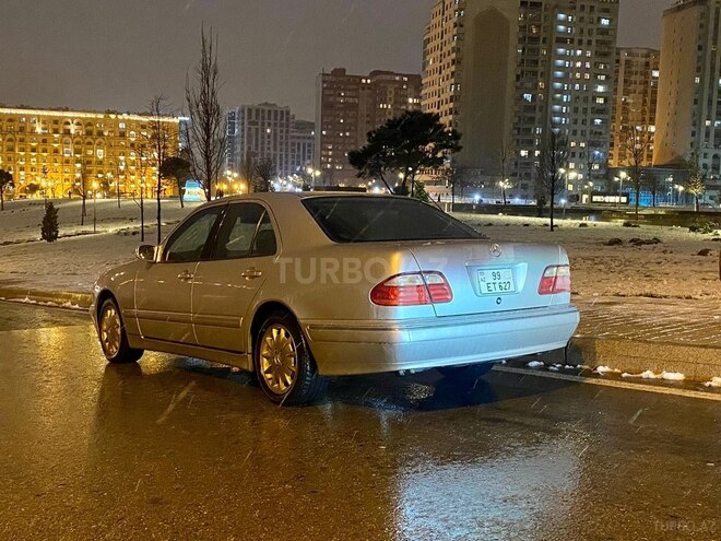 Mercedes E 240 2000, 158,432 km - 2.6 л - Bakı