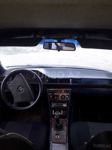 Mercedes E 300 1990, 255,000 km - 3.0 l - Bakı