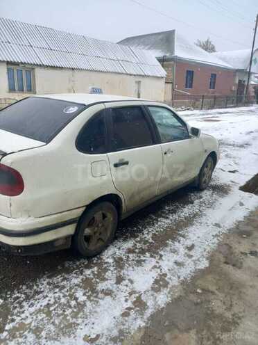 Volkswagen Polo 1995, 256,554 km - 1.6 l - Tovuz