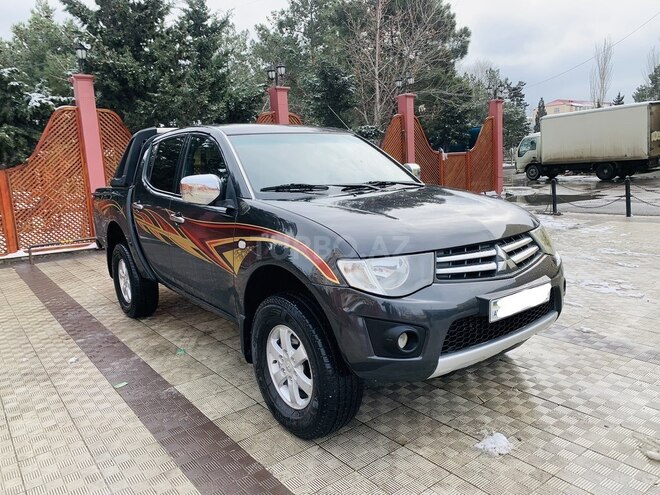 Mitsubishi L200 2012, 187,000 km - 2.5 л - Bakı