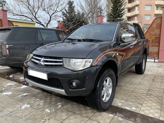 Mitsubishi L200 2012, 187,000 km - 2.5 л - Bakı