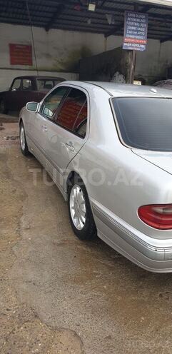 Mercedes E 270 2001, 321,567 km - 2.7 l - Bakı