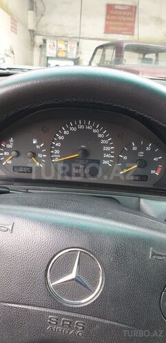 Mercedes E 270 2001, 321,567 km - 2.7 l - Bakı