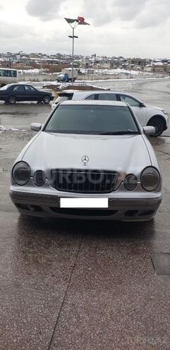 Mercedes E 270 2001, 321,567 km - 2.7 l - Bakı