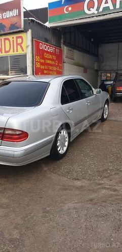 Mercedes E 270 2001, 321,567 km - 2.7 l - Bakı