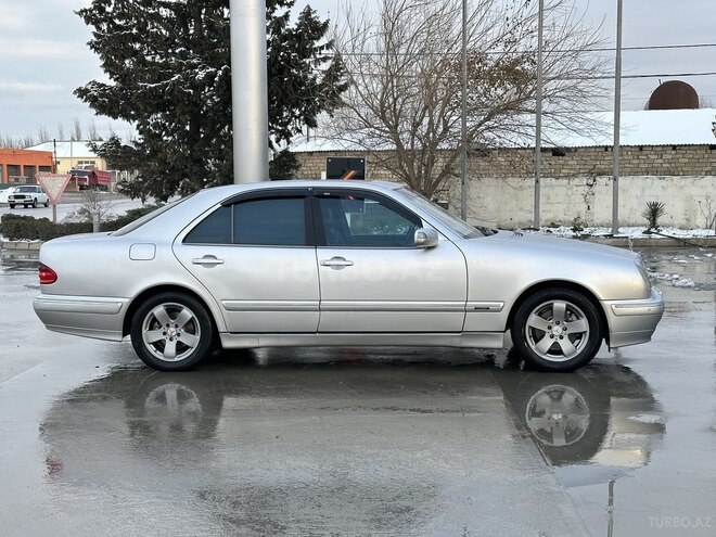 Mercedes E 320 2001, 421,000 km - 3.2 l - Bakı
