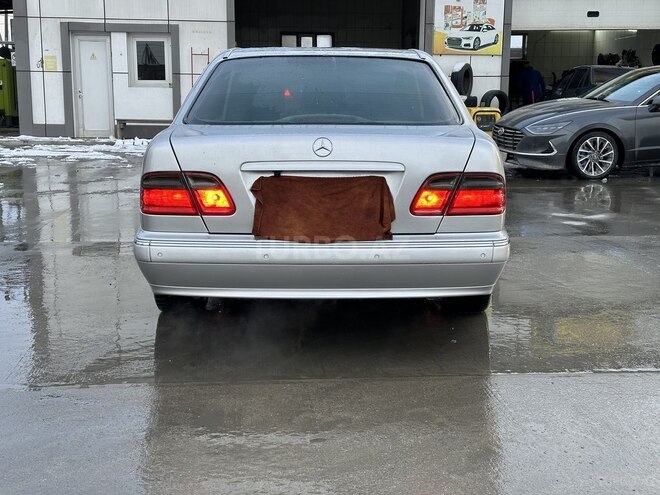 Mercedes E 320 2001, 421,000 km - 3.2 l - Bakı