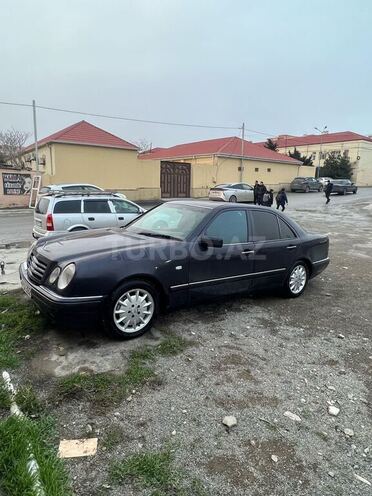 Mercedes E 240 1999, 310,604 km - 2.4 l - Bakı