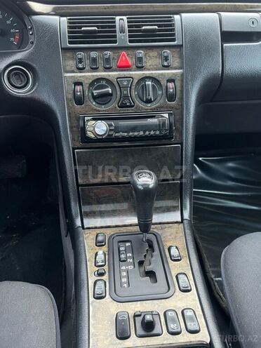 Mercedes E 240 1999, 310,604 km - 2.4 l - Bakı