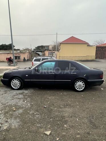 Mercedes E 240 1999, 310,604 km - 2.4 l - Bakı
