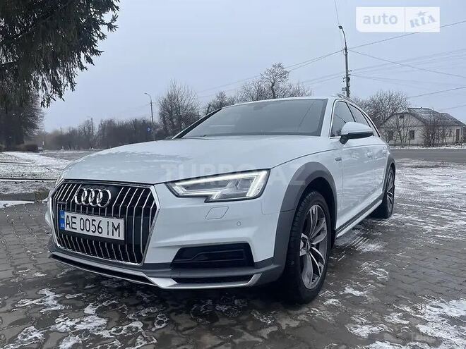 Audi A4 2017, 150,000 km - 3.0 l - Bakı