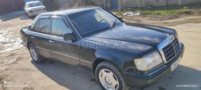 Mercedes E 220 1990, 577,140 km - 2.2 л - Bakı