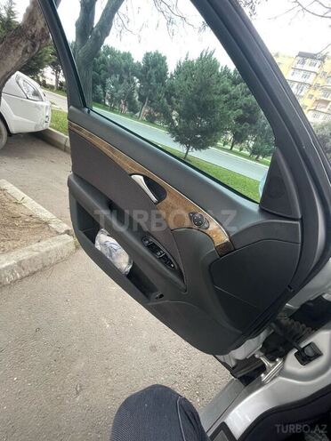 Mercedes E 220 2004, 440,000 km - 2.2 l - Bakı