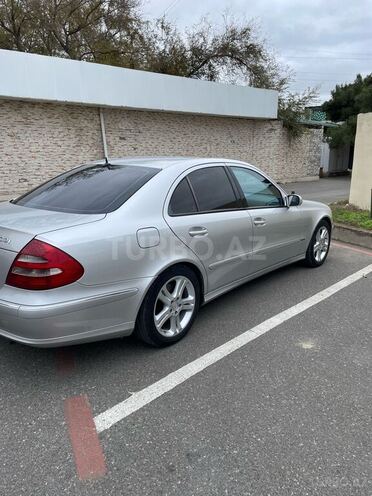 Mercedes E 220 2004, 440,000 km - 2.2 l - Bakı