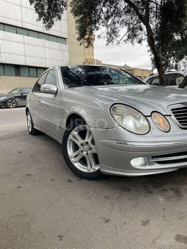Mercedes E 220 2004, 440,000 km - 2.2 l - Bakı