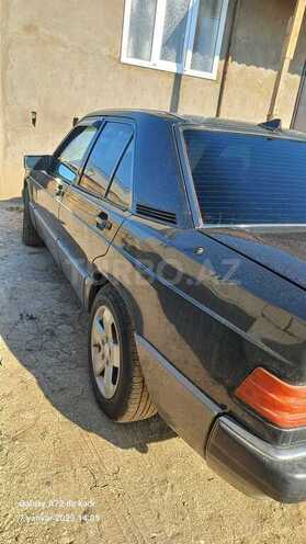 Mercedes E 270 1993, 354,217 km - 2.7 л - Salyan