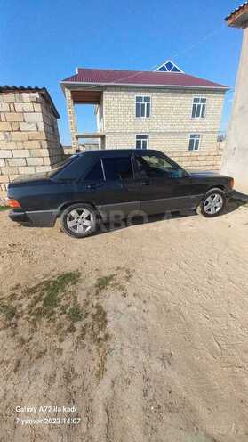 Mercedes E 270 1993, 354,217 km - 2.7 л - Salyan