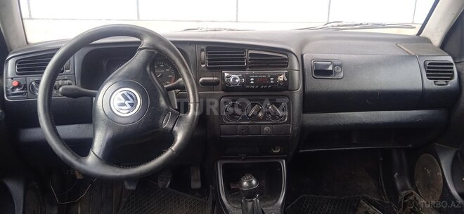 Volkswagen Golf 1993, 168,700 km - 1.6 л - Zaqatala