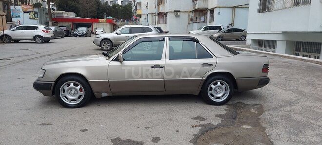 Mercedes E 200 1994, 367,000 km - 2.0 l - Bakı