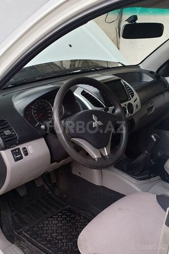 Mitsubishi L200 2014, 175,324 km - 2.5 l - Bakı