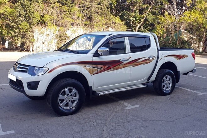 Mitsubishi L200 2014, 175,324 km - 2.5 l - Bakı