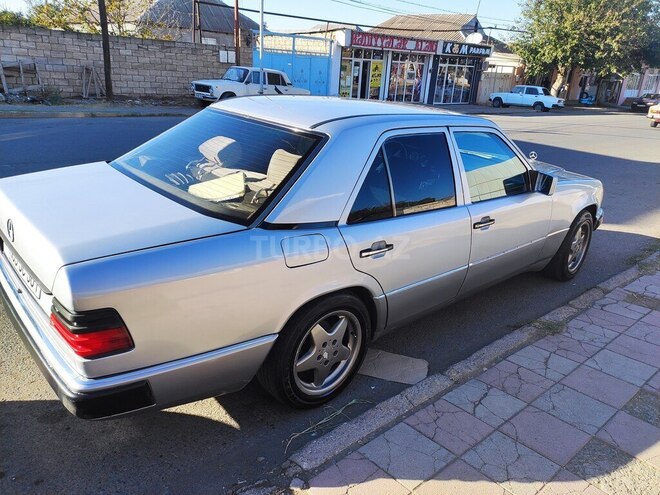 Mercedes E 230 1989, 395,642 km - 2.3 l - Mingəçevir