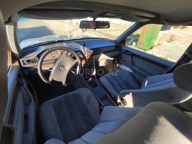 Mercedes E 230 1989, 395,642 km - 2.3 l - Mingəçevir