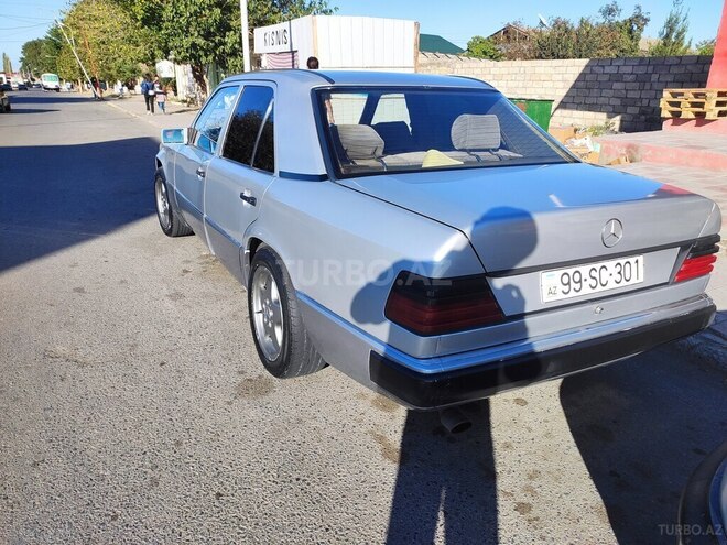 Mercedes E 230 1989, 395,642 km - 2.3 l - Mingəçevir