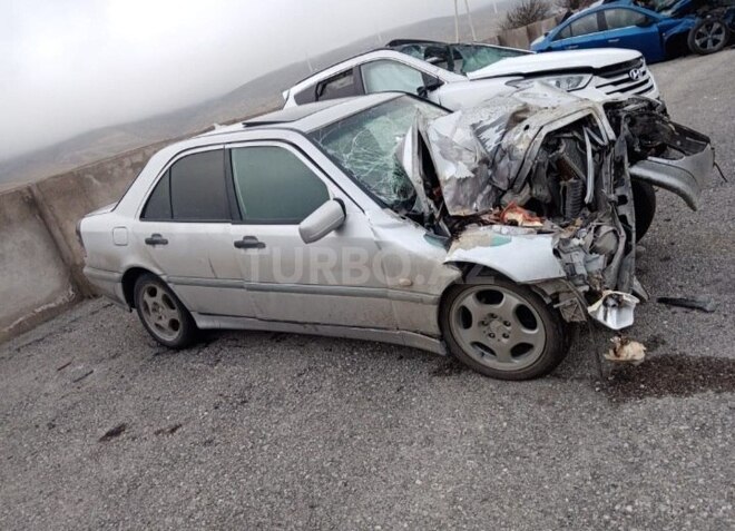 Mercedes C 180 1999, 260,000 km - 1.8 l - Bakı