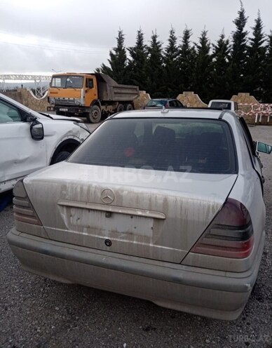Mercedes C 180 1999, 260,000 km - 1.8 l - Bakı