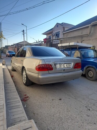 Mercedes E 240 1998, 123,000 km - 2.4 l - Bakı
