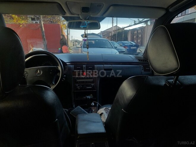 Mercedes E 240 1998, 123,000 km - 2.4 l - Bakı